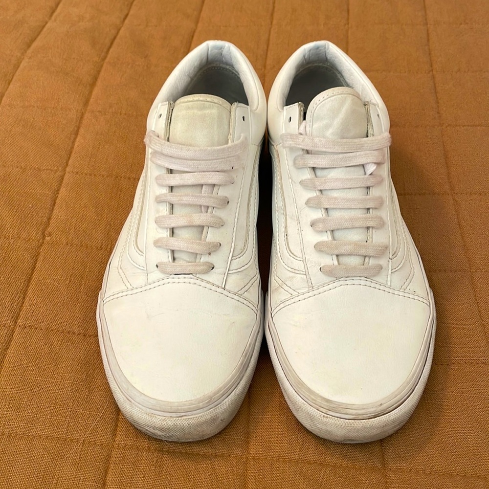 Size 9.5 | White Vans